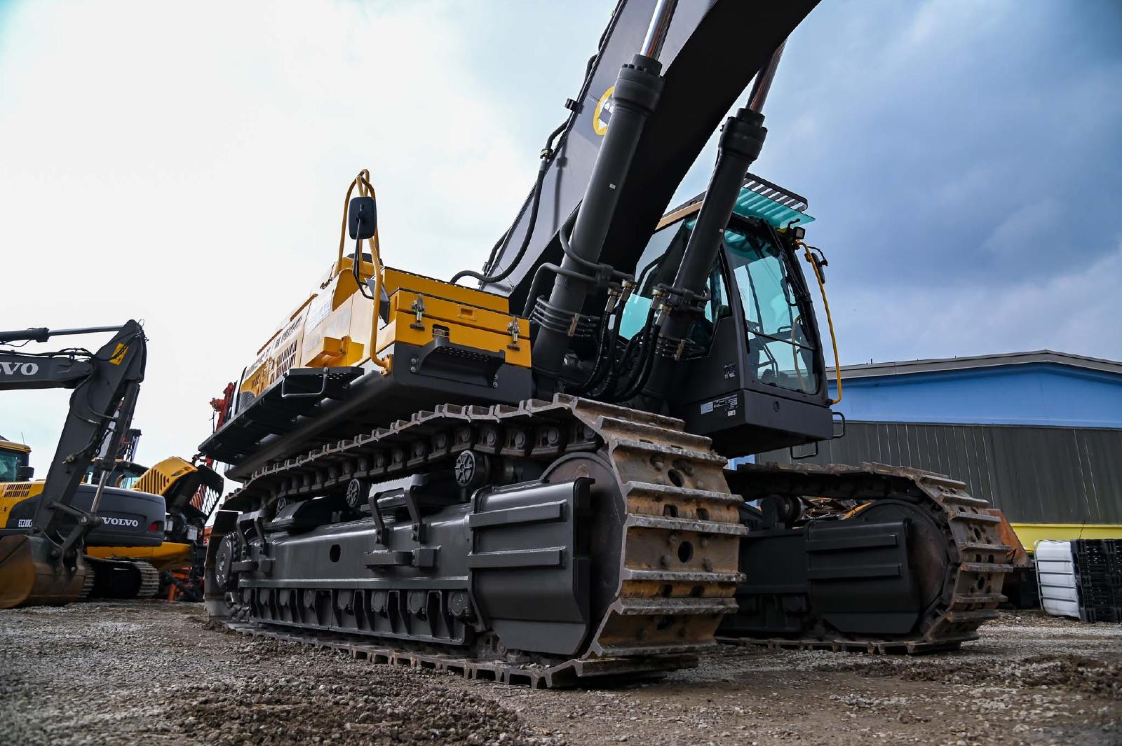 гусеничный экскаватор  VOLVO EC700CL