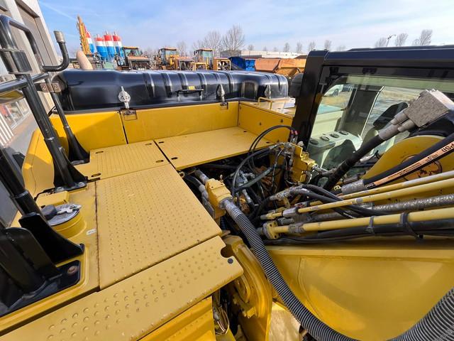 гусеничный экскаватор  CATERPILLAR 330