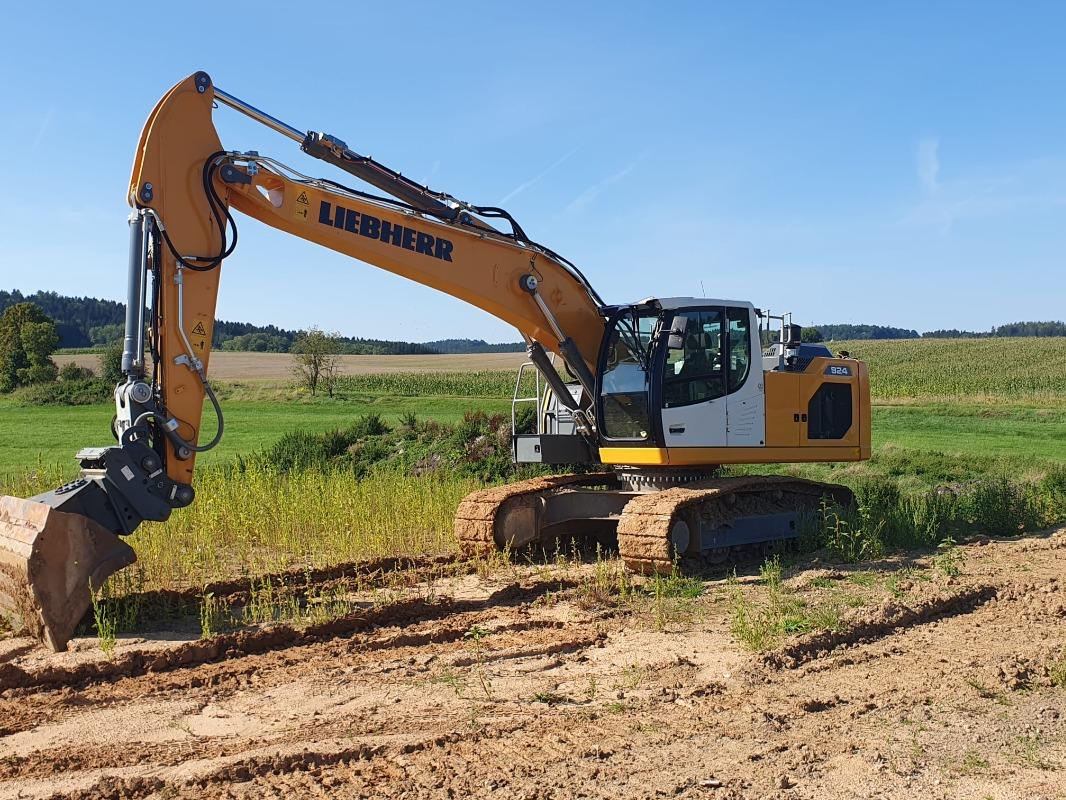 гусеничный экскаватор  LIEBHERR R 924