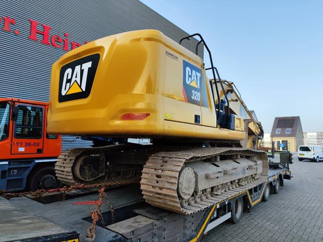 гусеничный экскаватор  CATERPILLAR 320