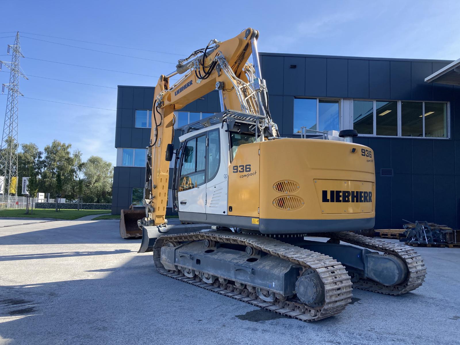 гусеничный экскаватор  LIEBHERR R 936