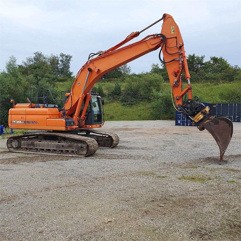 гусеничный экскаватор  DOOSAN DX 255 LC