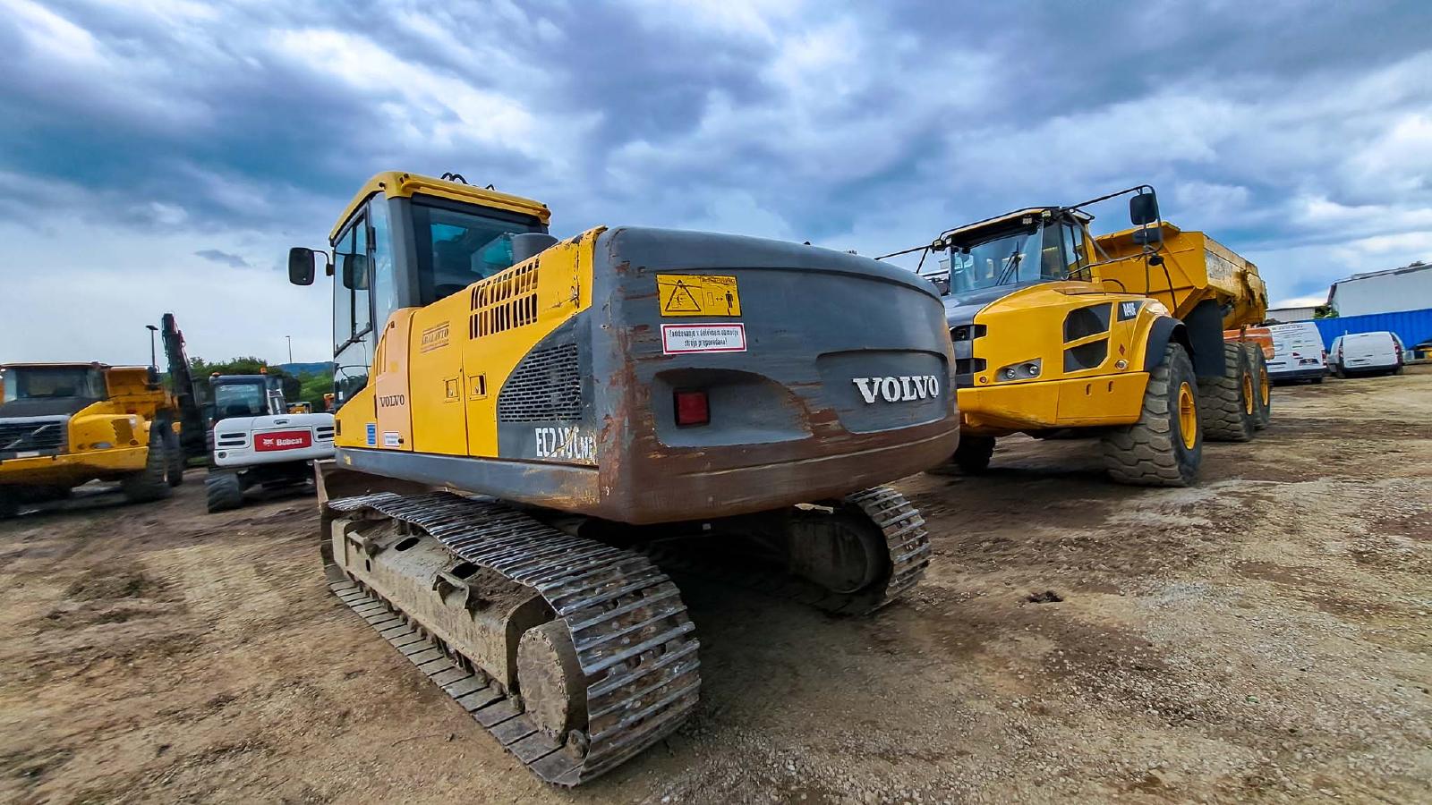 гусеничный экскаватор  VOLVO EC210CNL