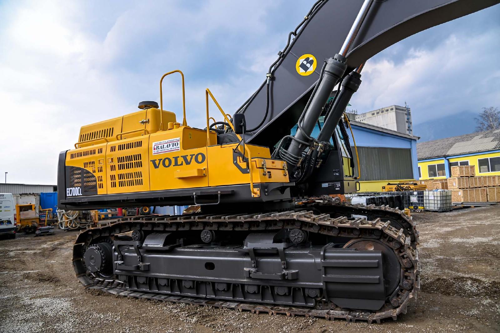 гусеничный экскаватор  VOLVO EC700CL