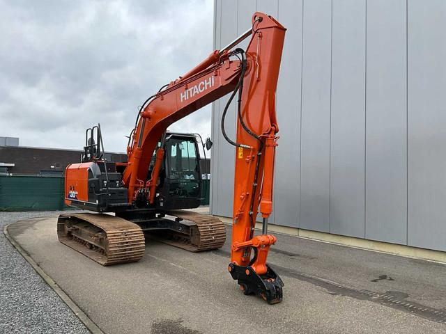 гусеничный экскаватор  HITACHI ZX130LCN-6