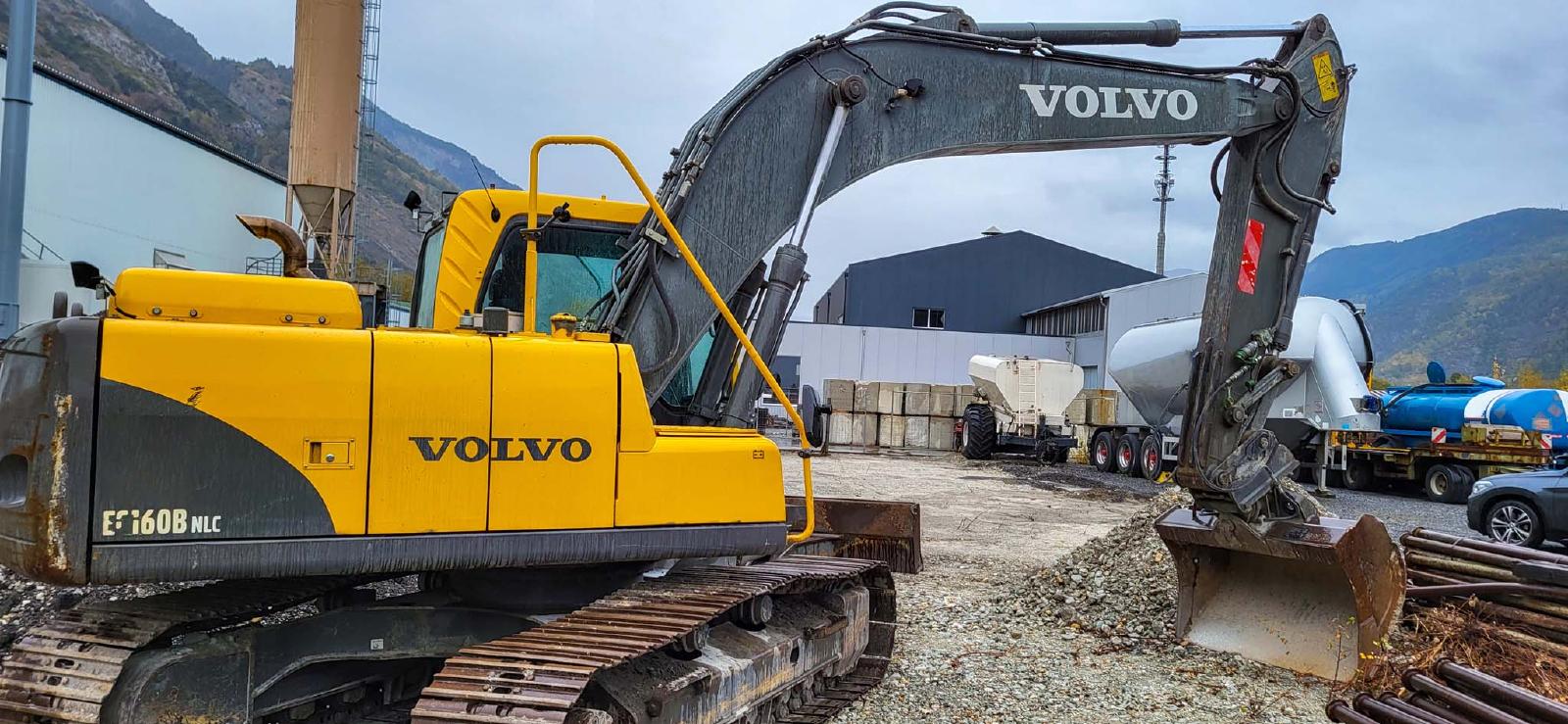 гусеничный экскаватор  VOLVO EC160BNLC