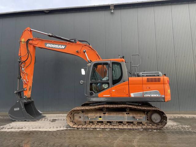 гусеничный экскаватор  DOOSAN DX 180 LC