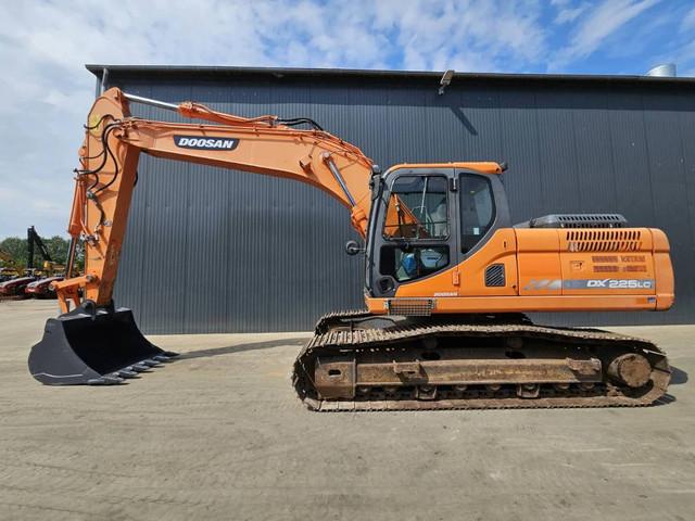 гусеничный экскаватор  DOOSAN DX 225LC-3