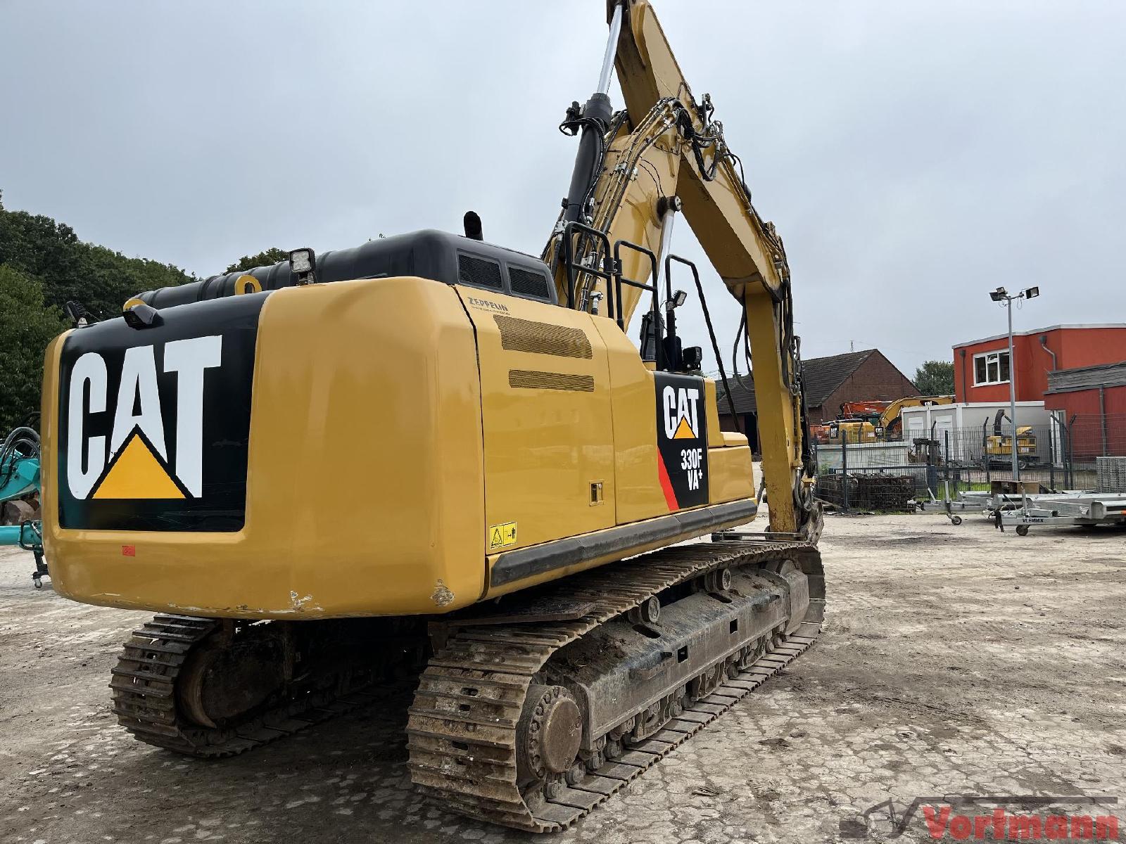 гусеничный экскаватор  CATERPILLAR 330