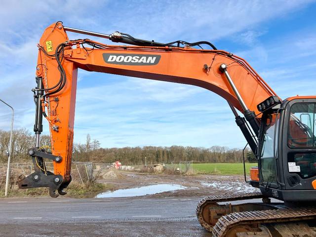 гусеничный экскаватор  DOOSAN DX300LC-5