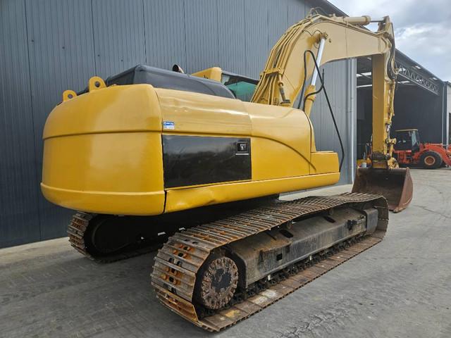 гусеничный экскаватор  CATERPILLAR 320