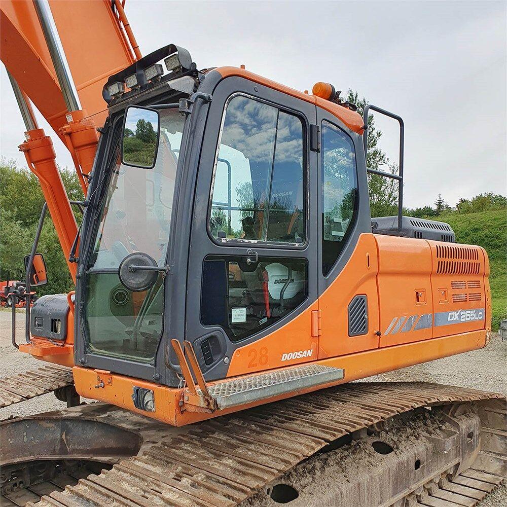 гусеничный экскаватор  DOOSAN DX 255 LC