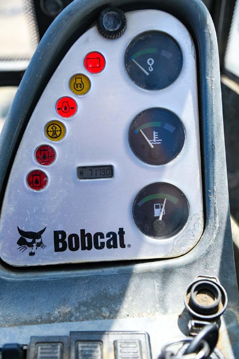 гусеничный экскаватор  BOBCAT 444