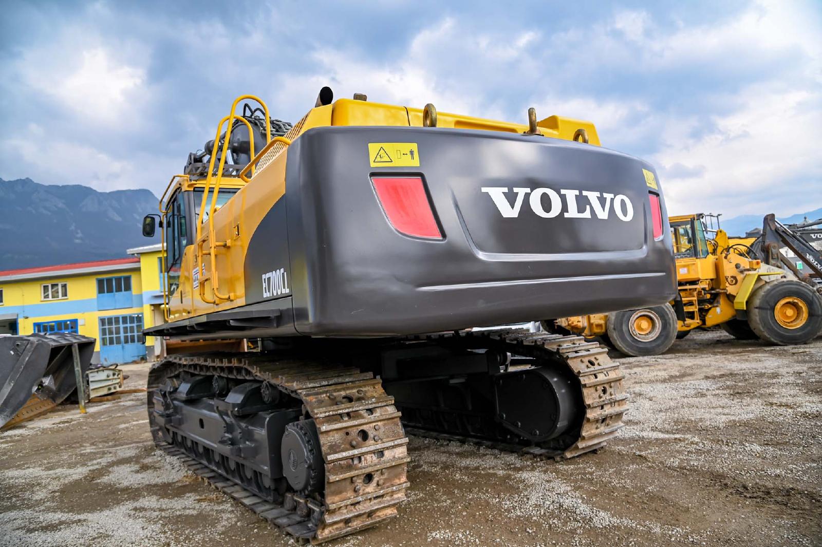 гусеничный экскаватор  VOLVO EC700CL