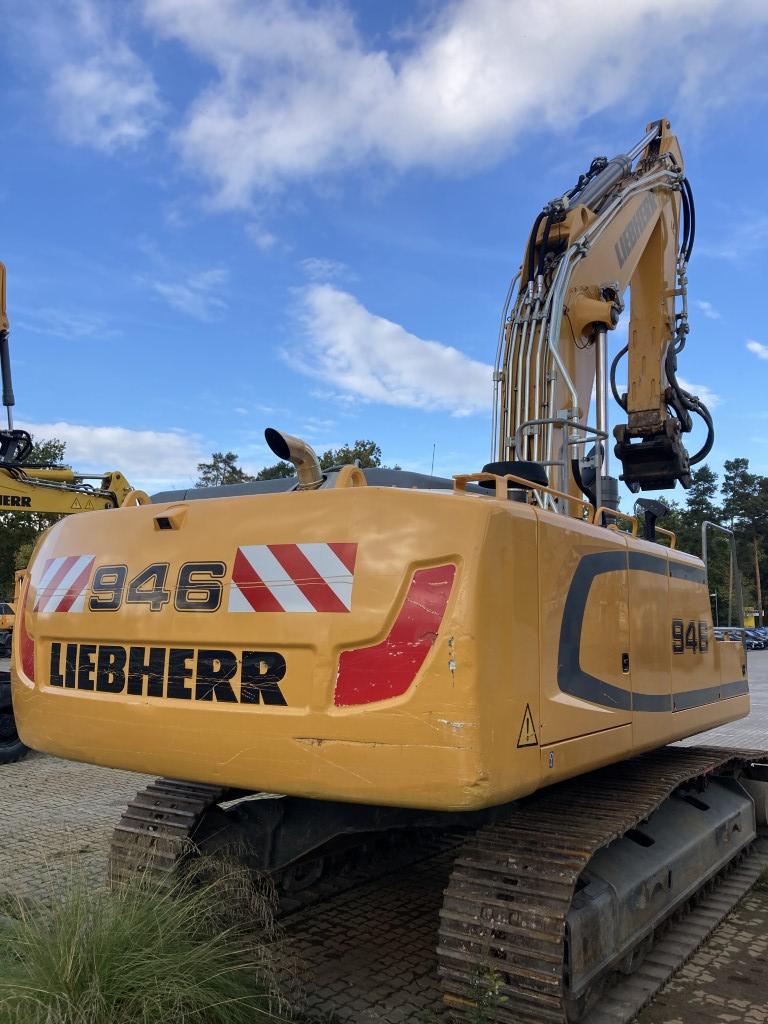 гусеничный экскаватор  LIEBHERR R 946