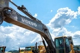 гусеничный экскаватор  VOLVO ECR235CL