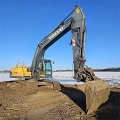 гусеничный экскаватор  VOLVO EC240BLC