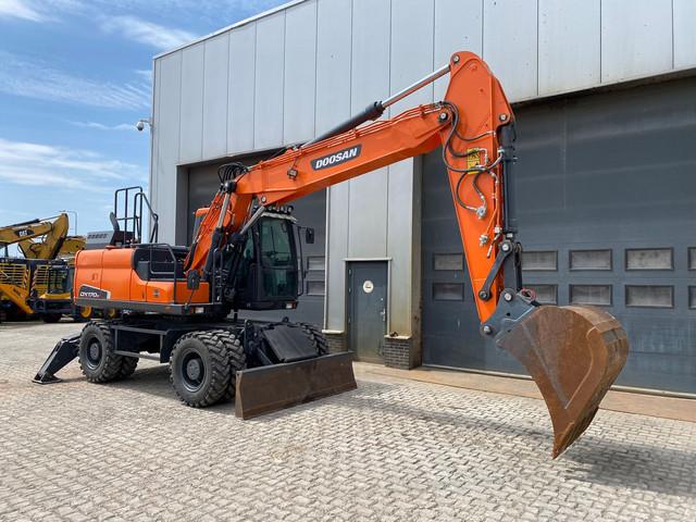 колесный экскаватор DOOSAN DX170W-5