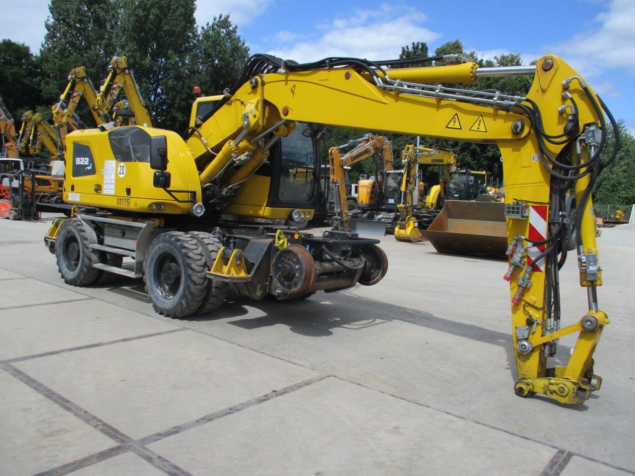 колесный экскаватор LIEBHERR A 922 Litr. PL