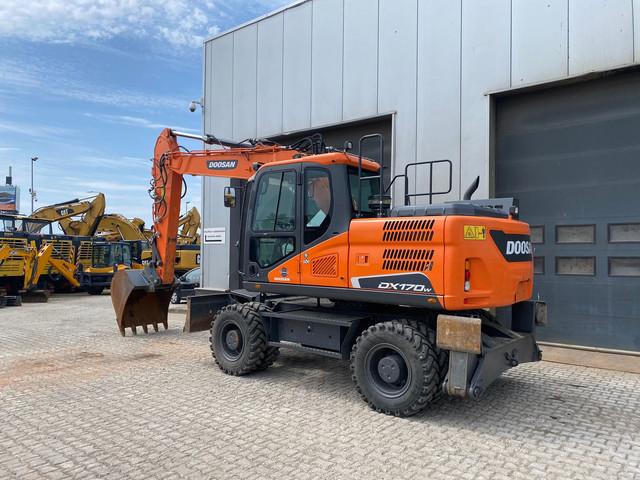 колесный экскаватор DOOSAN DX170W-5