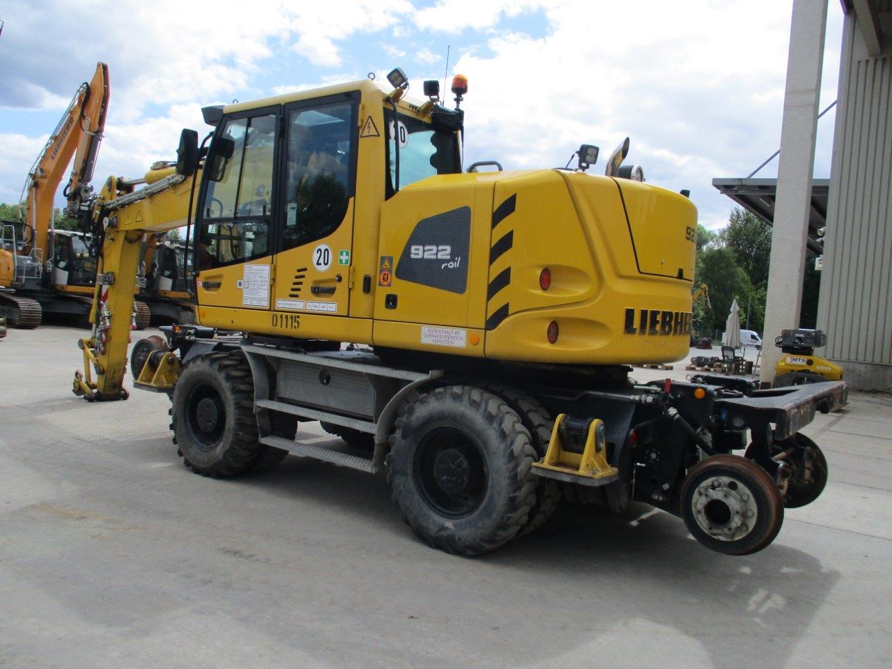 колесный экскаватор LIEBHERR A 922 Litr. PL