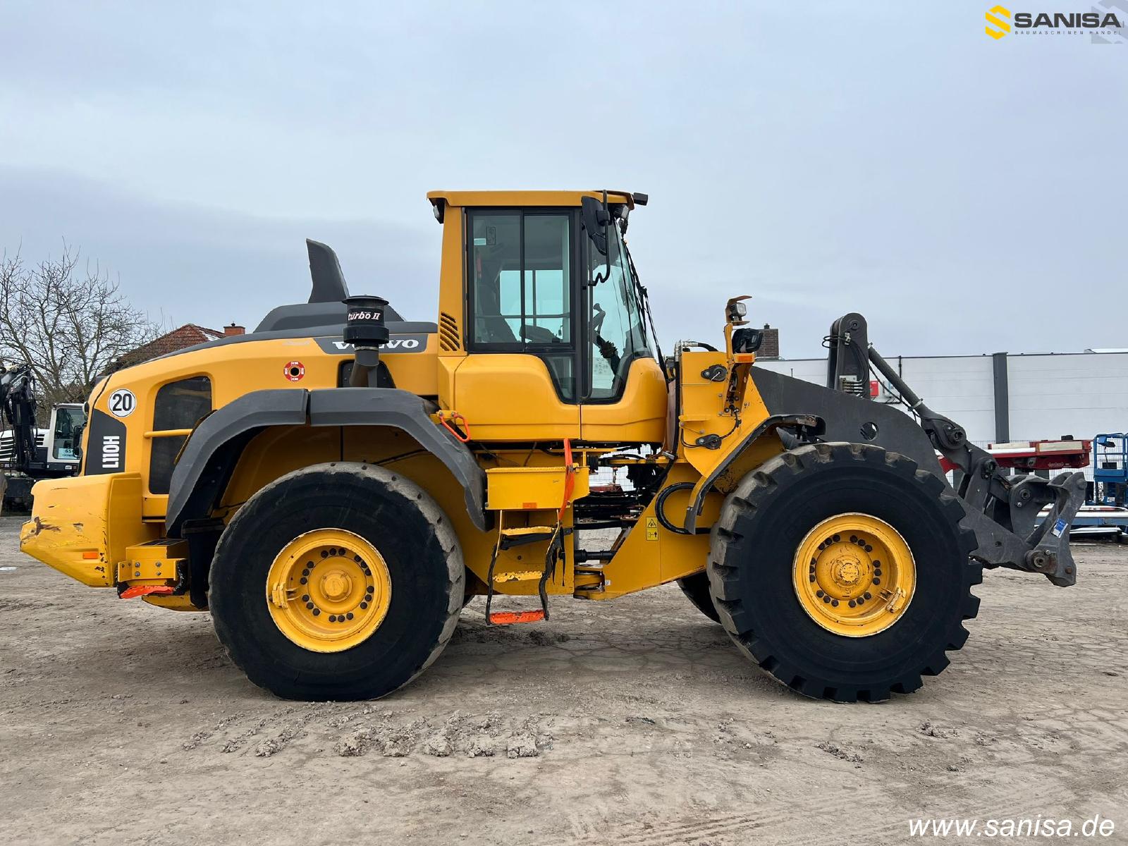 фронтальный погрузчик VOLVO L110H