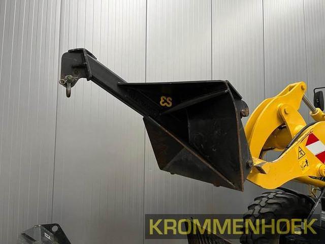 фронтальный погрузчик KOMATSU WA80M-8E0