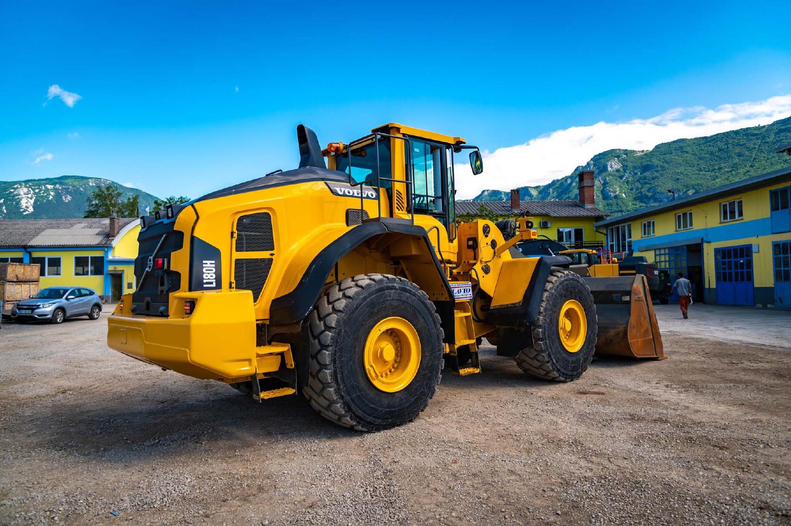 фронтальный погрузчик VOLVO L180H