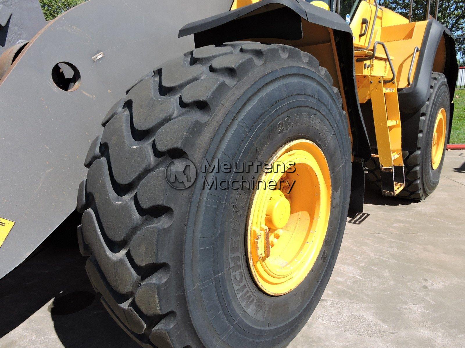 фронтальный погрузчик VOLVO L180G