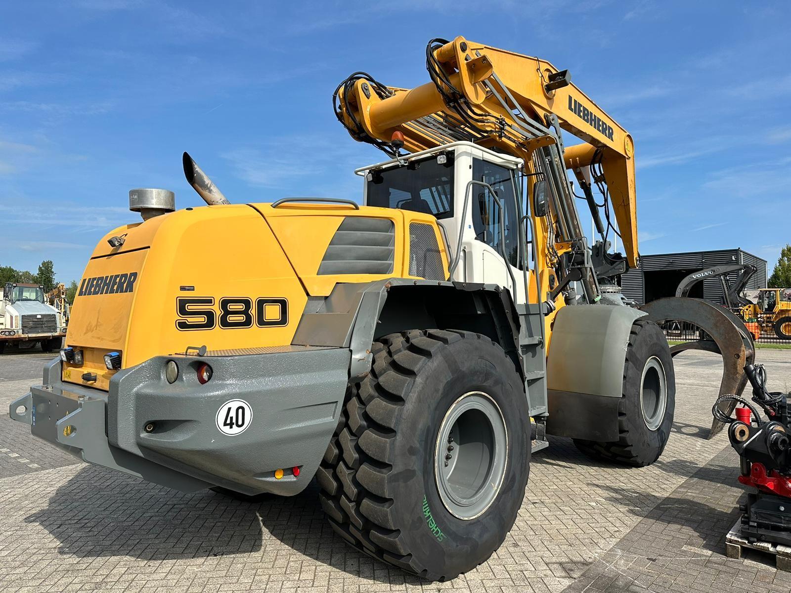 фронтальный погрузчик LIEBHERR L 580