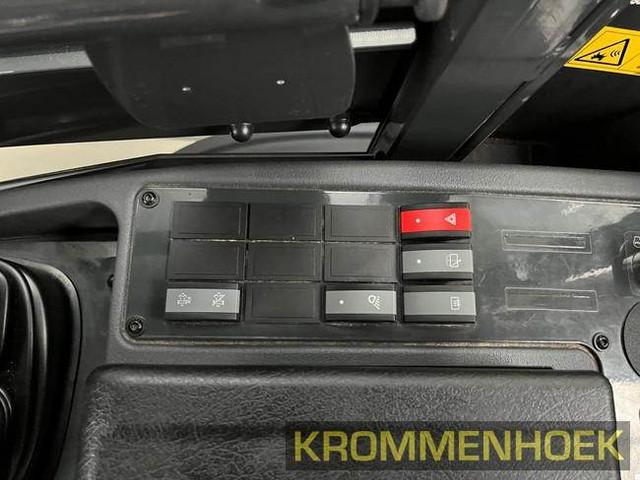 фронтальный погрузчик KOMATSU WA70M-8E0