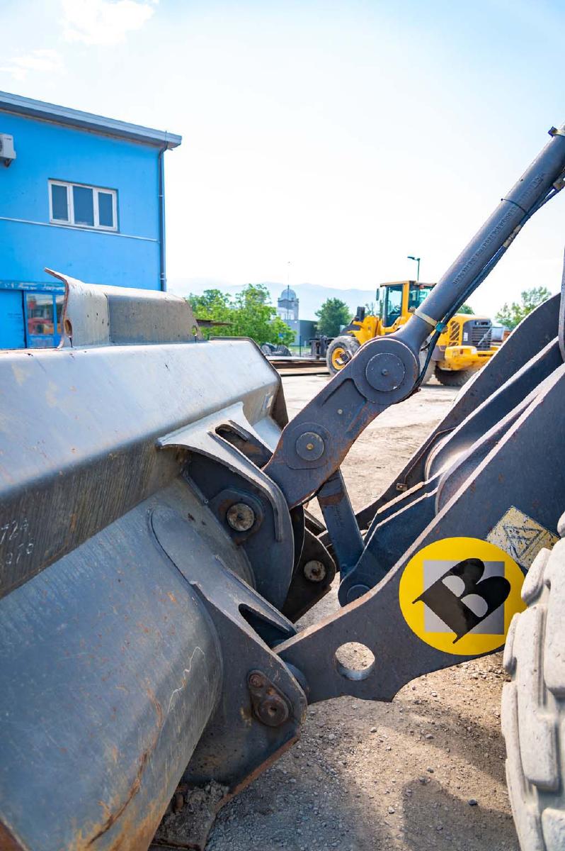 фронтальный погрузчик VOLVO L180H