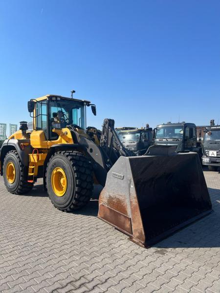 фронтальный погрузчик VOLVO L110H