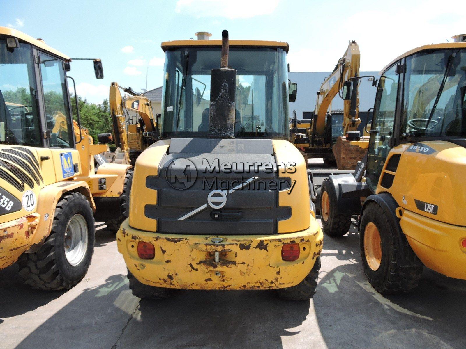 фронтальный погрузчик VOLVO L25F