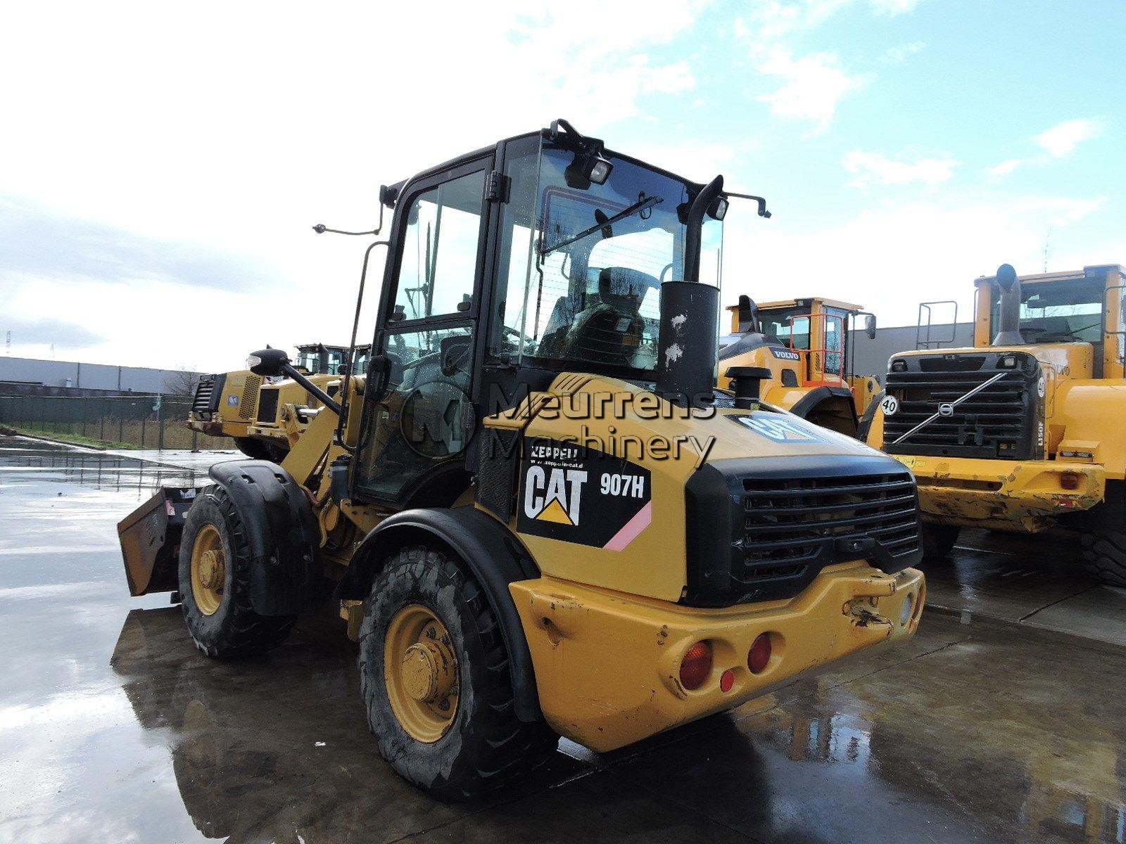 фронтальный погрузчик CATERPILLAR 907H