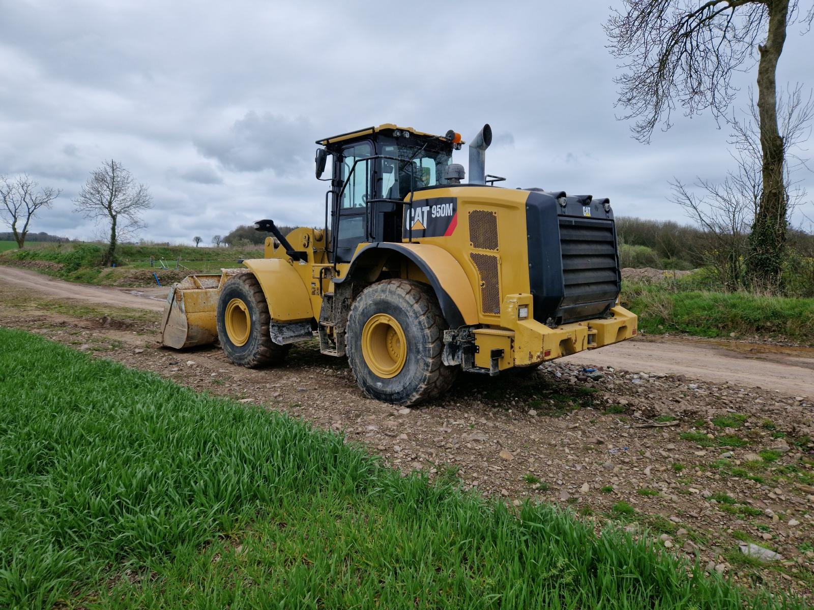 фронтальный погрузчик CATERPILLAR 950M