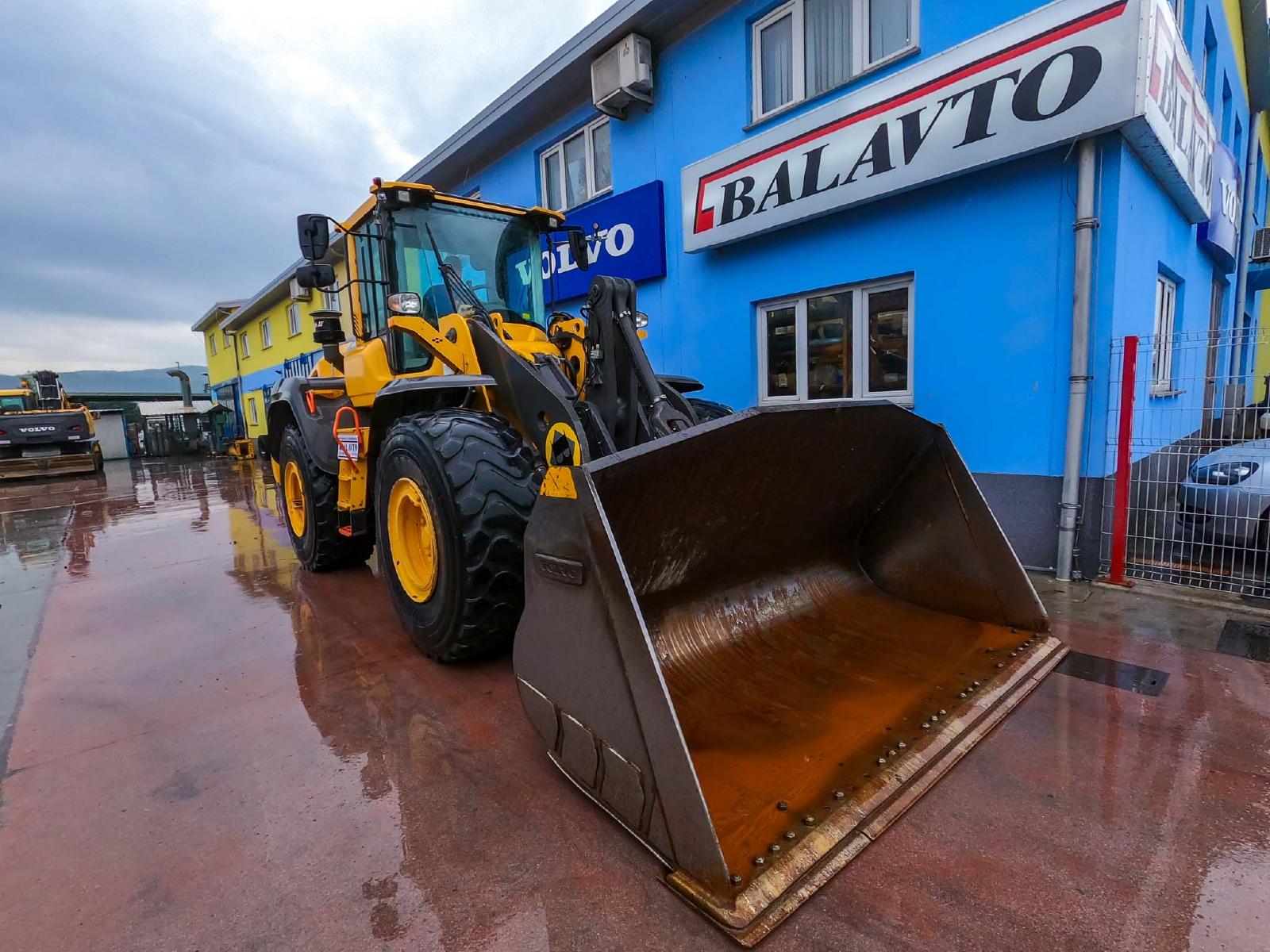 фронтальный погрузчик VOLVO L110H