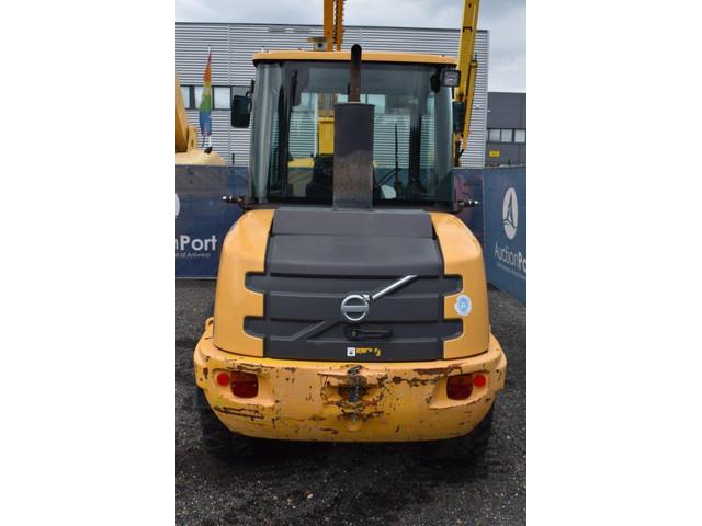 фронтальный погрузчик VOLVO L25F