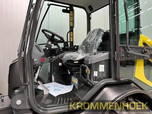 фронтальный погрузчик KOMATSU WA70M-8E0