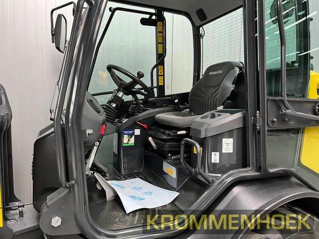 фронтальный погрузчик KOMATSU WA70M-8E0