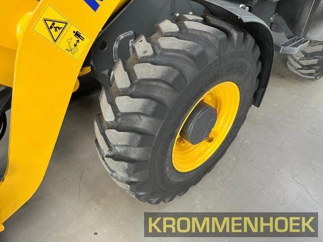 фронтальный погрузчик KOMATSU WA70M-8E0