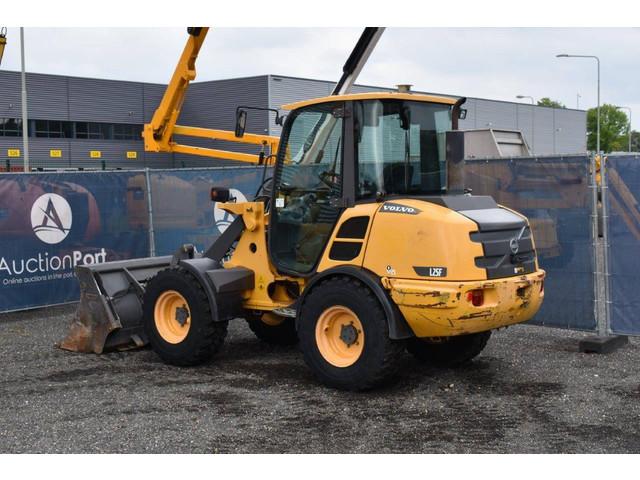 фронтальный погрузчик VOLVO L25F