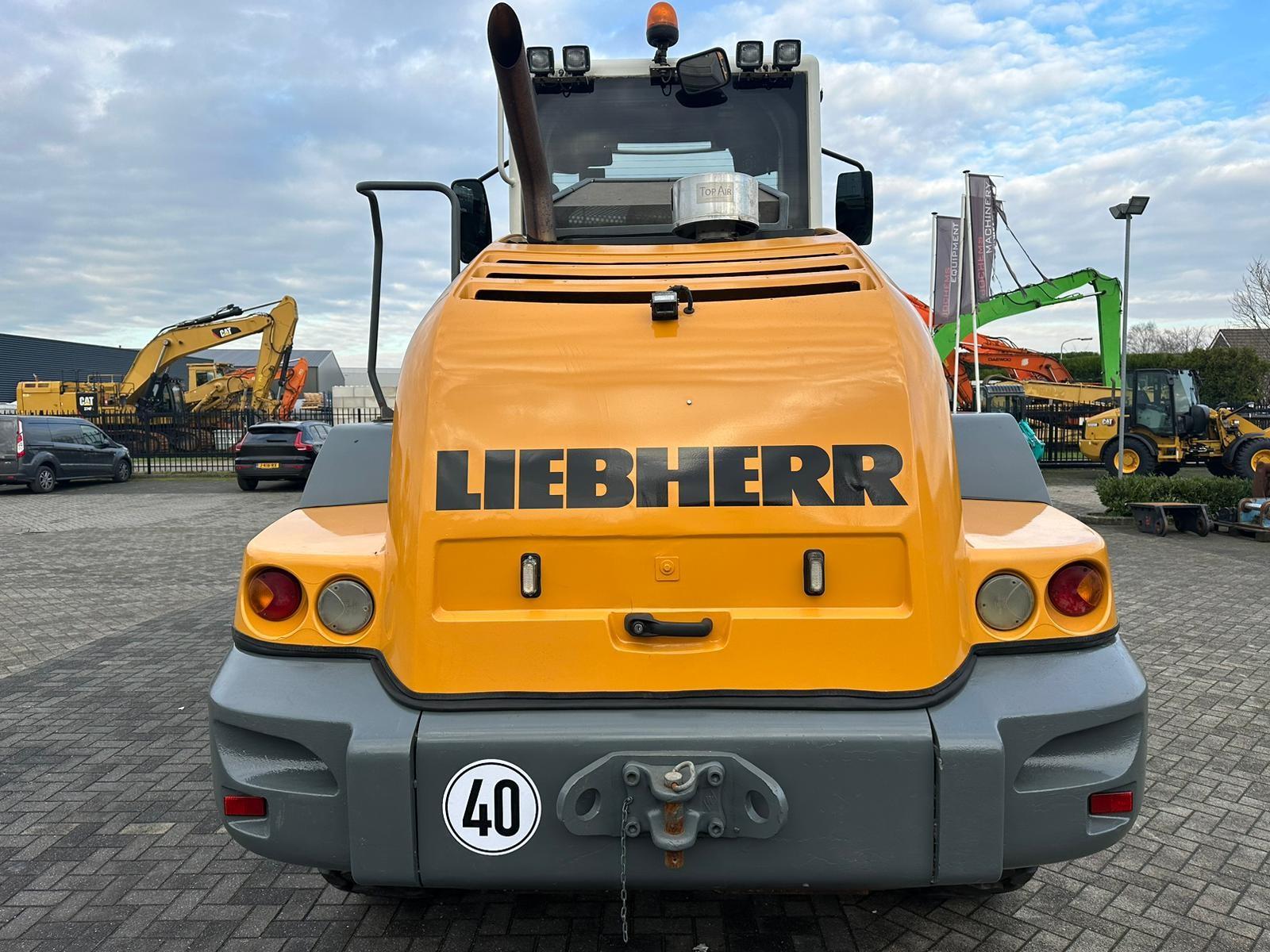 фронтальный погрузчик LIEBHERR L 538