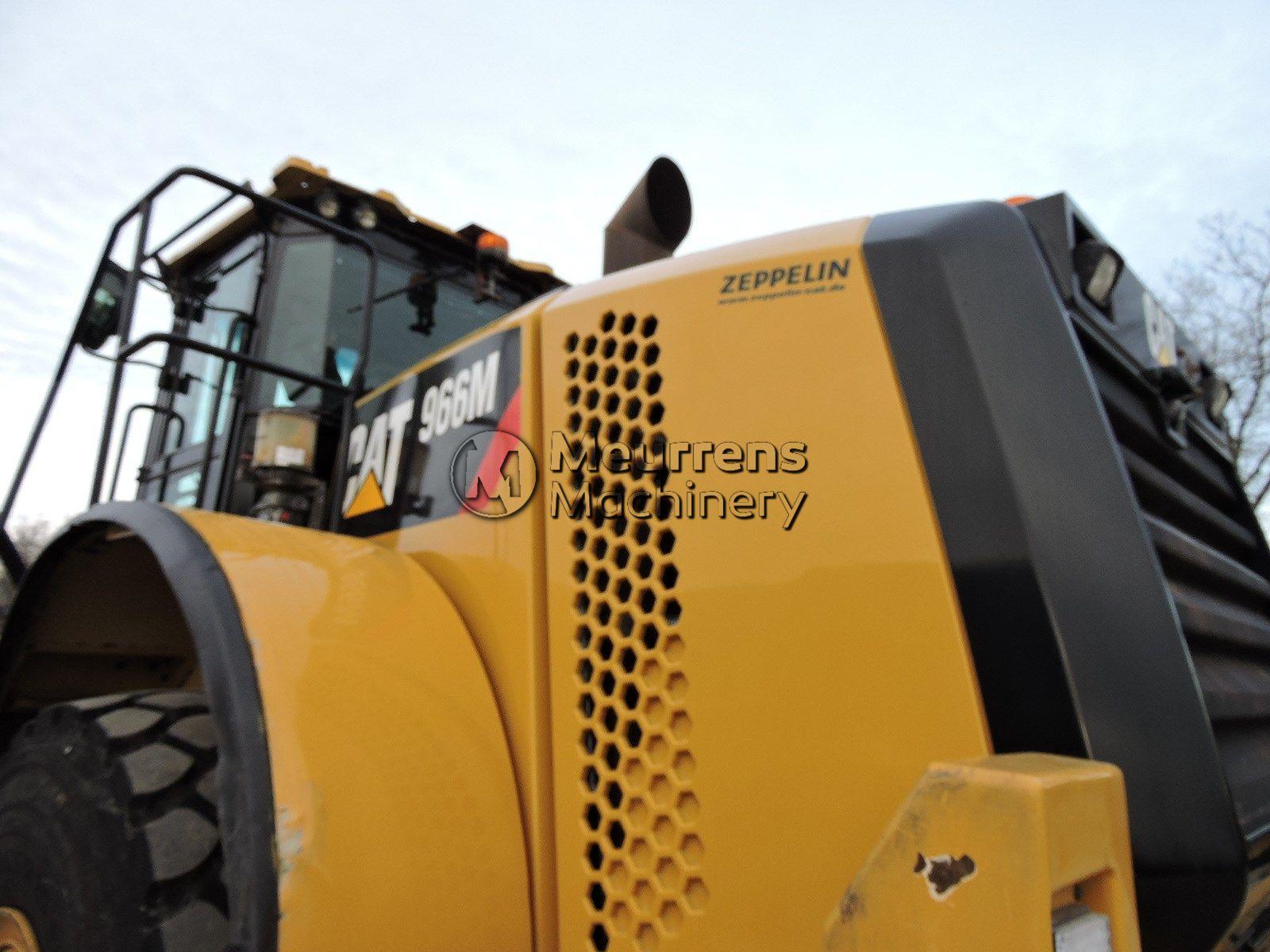 фронтальный погрузчик CATERPILLAR 966M