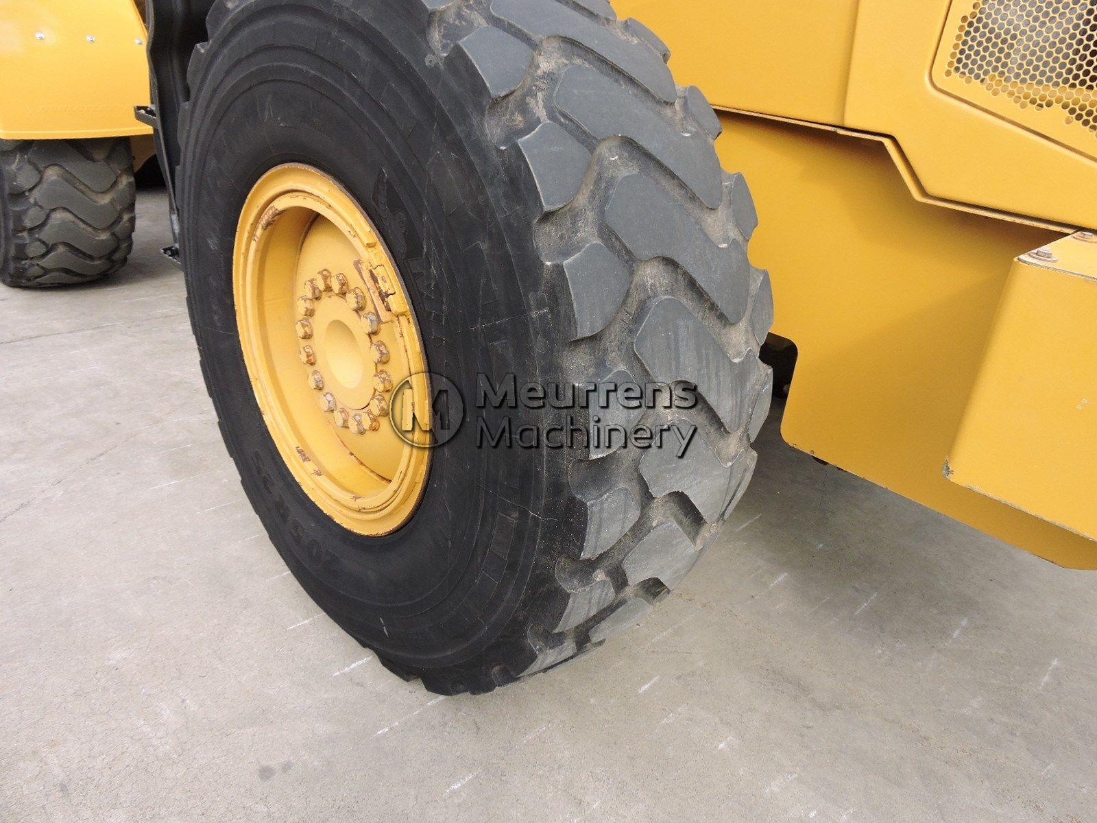 фронтальный погрузчик CATERPILLAR 938H