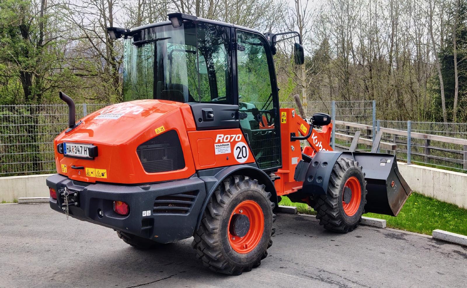 фронтальный погрузчик KUBOTA R070