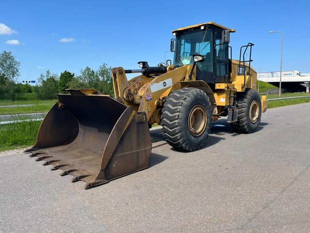 фронтальный погрузчик CATERPILLAR 950GC