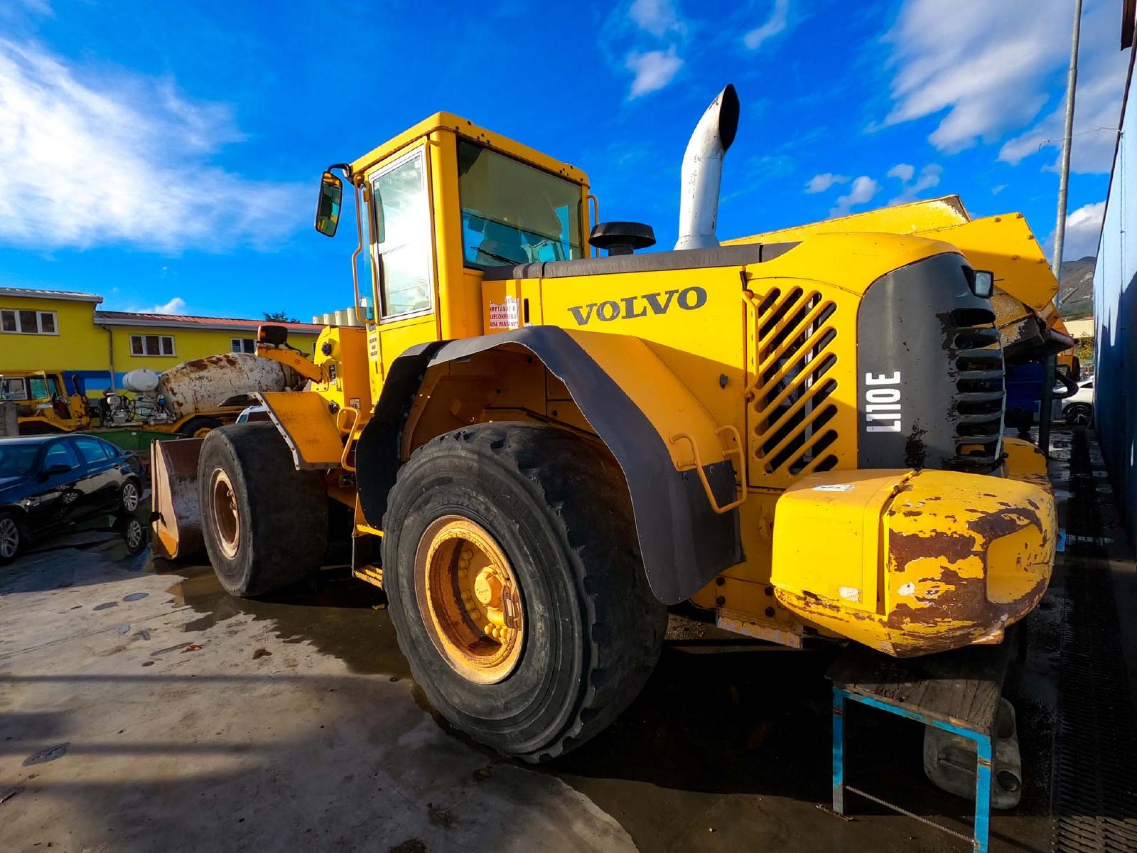 фронтальный погрузчик VOLVO L110E