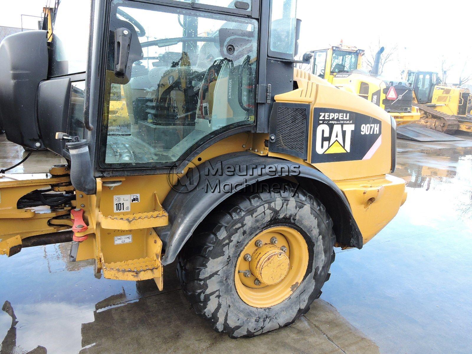 фронтальный погрузчик CATERPILLAR 907H