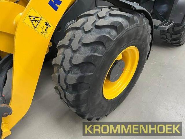 фронтальный погрузчик KOMATSU WA70M-8E0